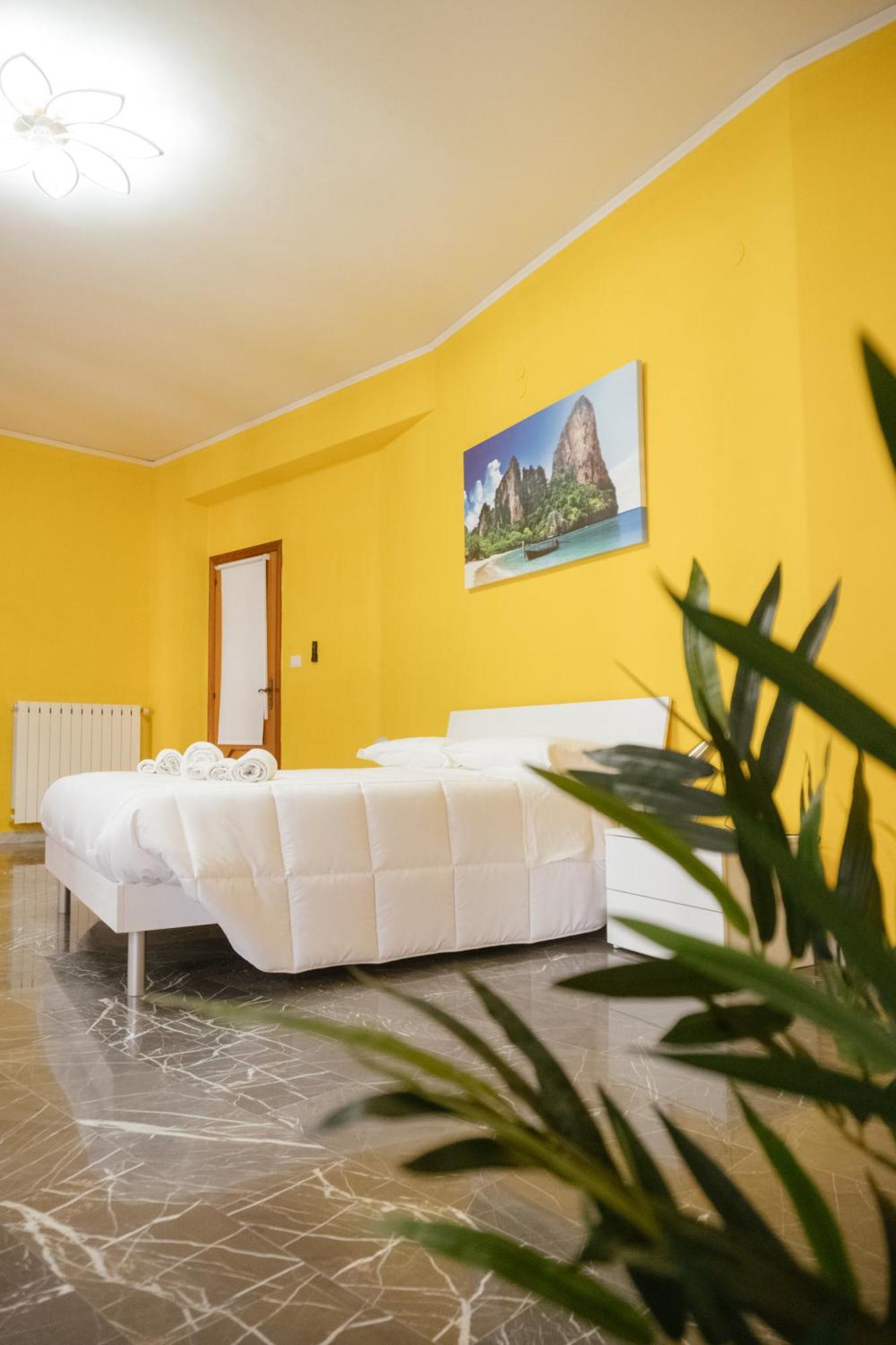 Domus Aurea Relax Room Salerno Zewnętrze zdjęcie