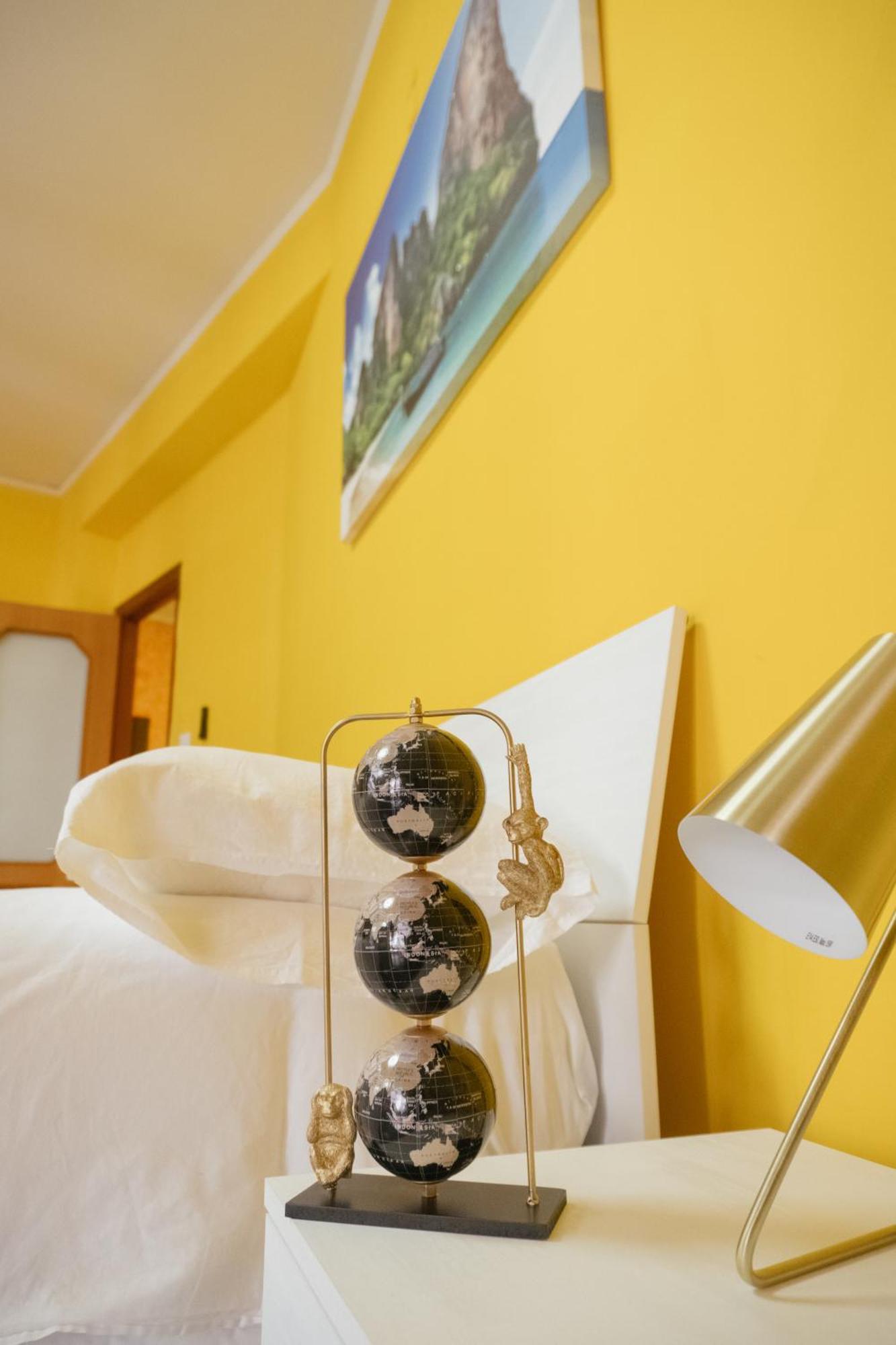 Domus Aurea Relax Room Salerno Zewnętrze zdjęcie